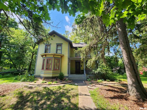 110 S BISHOP HILL Street, Bishop Hill, IL 61419