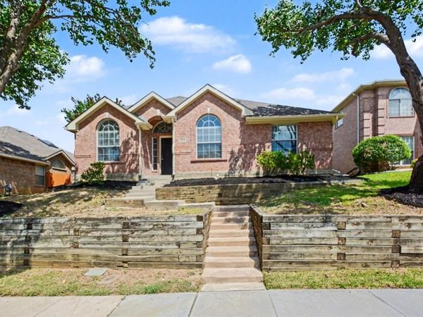 2033 Piedmont Drive, Lewisville, TX 75067
