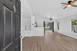 2412 Stingray Boulevard photo 4
