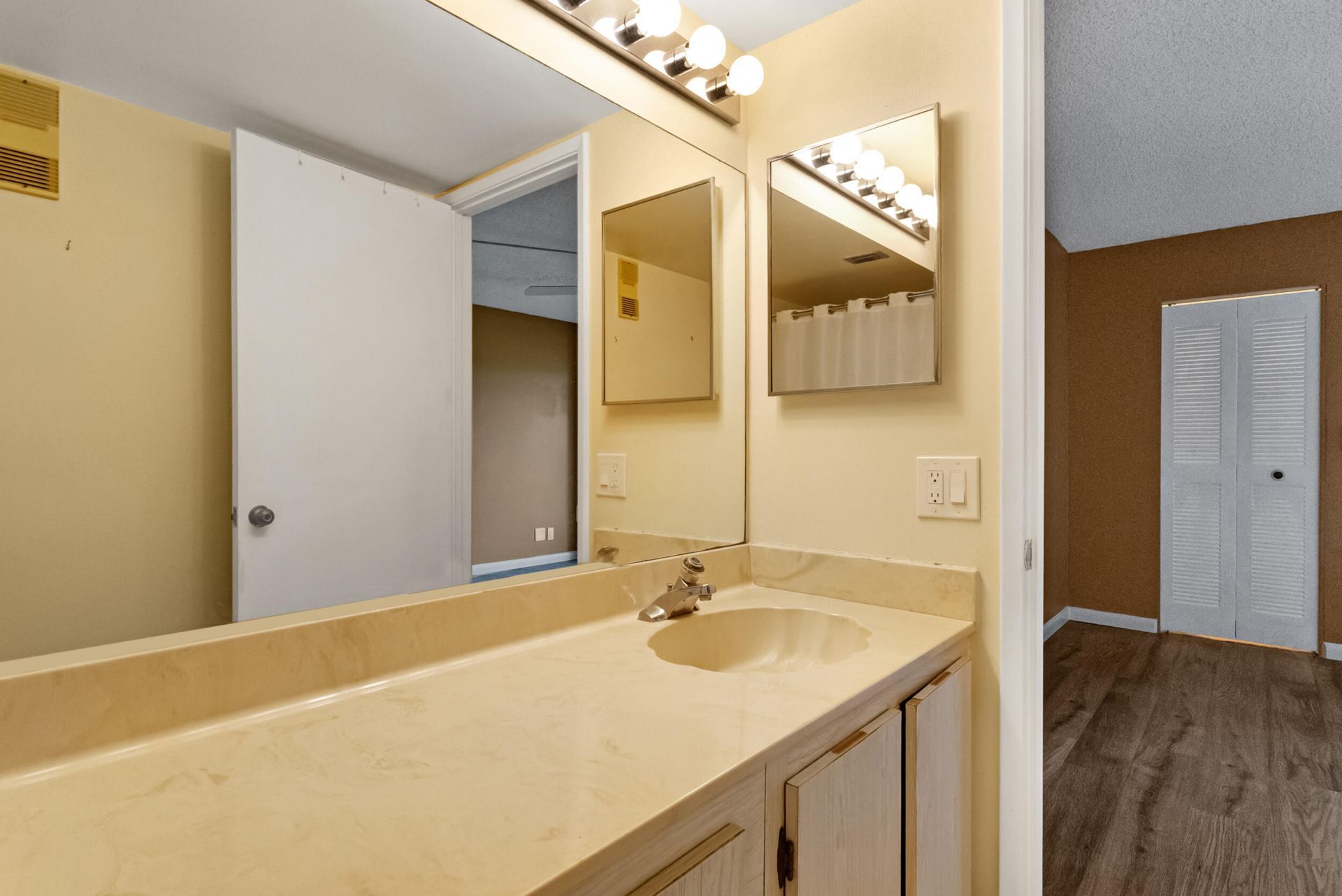 2209 S Cypress Bend Drive, Unit 507, Pompano Beach, FL 33069 Photo