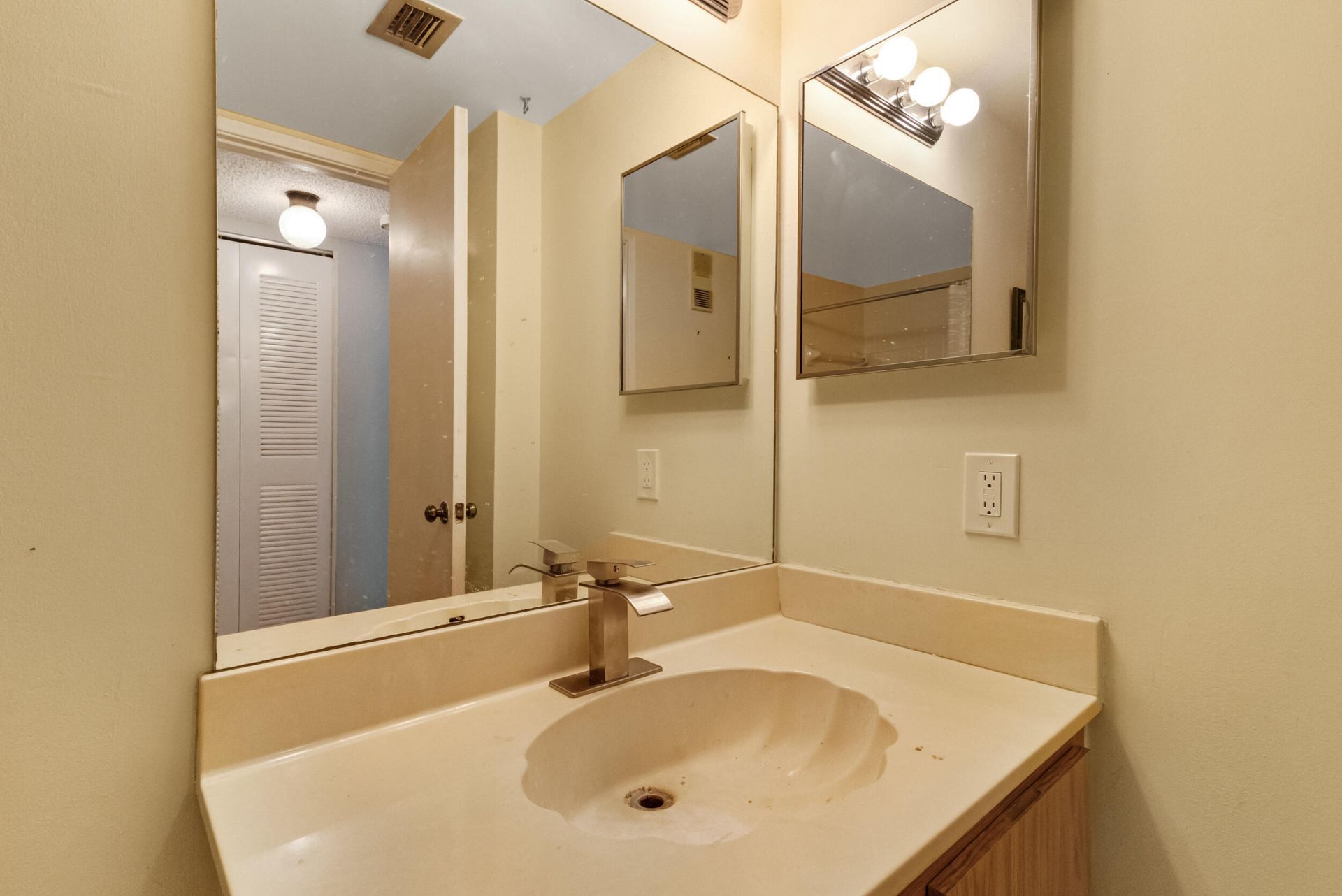 2209 S Cypress Bend Drive, Unit 507, Pompano Beach, FL 33069 Photo