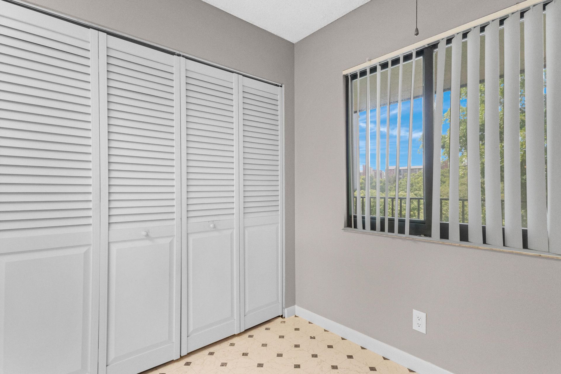 2209 S Cypress Bend Drive, Unit 507, Pompano Beach, FL 33069 Photo