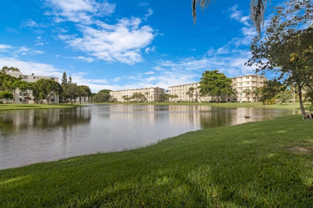 2209 S Cypress Bend Drive, Unit 507, Pompano Beach, FL 33069 Photo