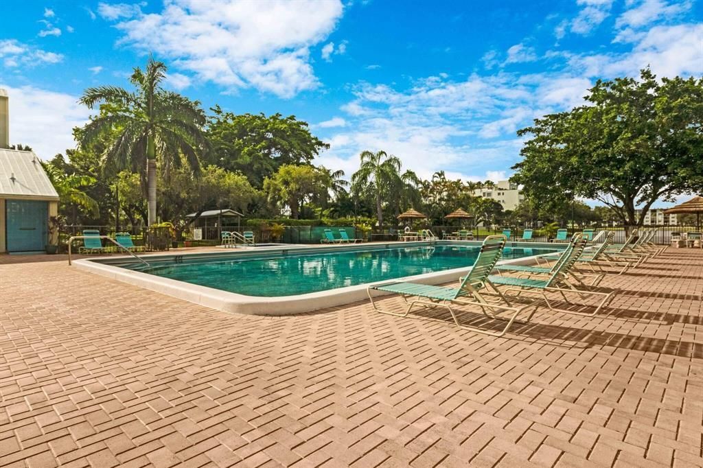 2209 S Cypress Bend Drive, Unit 507, Pompano Beach, FL 33069 Photo