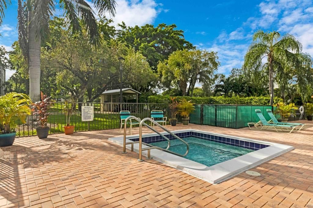 2209 S Cypress Bend Drive, Unit 507, Pompano Beach, FL 33069 Photo