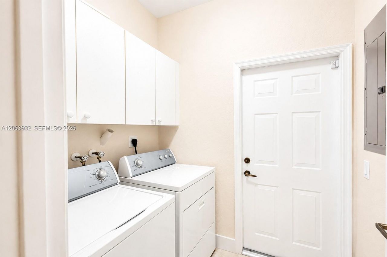 2703 Center Ct Dr, Unit 1-14, Weston, FL 33332 Photo
