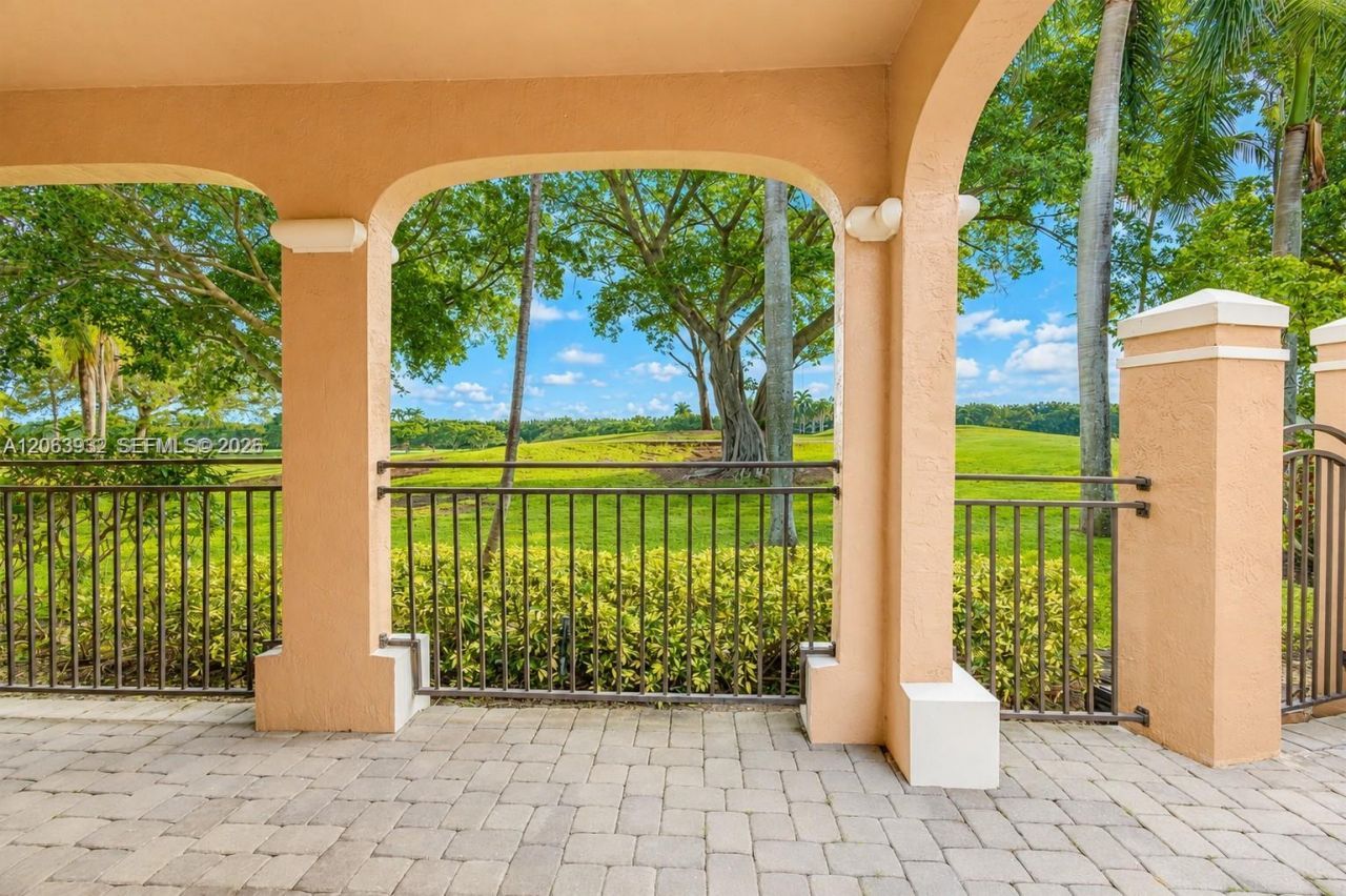 2703 Center Ct Dr, Unit 1-14, Weston, FL 33332 Photo