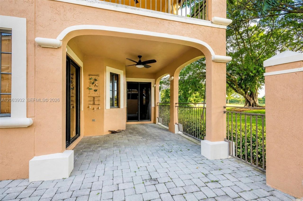 2703 Center Ct Dr, Unit 1-14, Weston, FL 33332 Photo