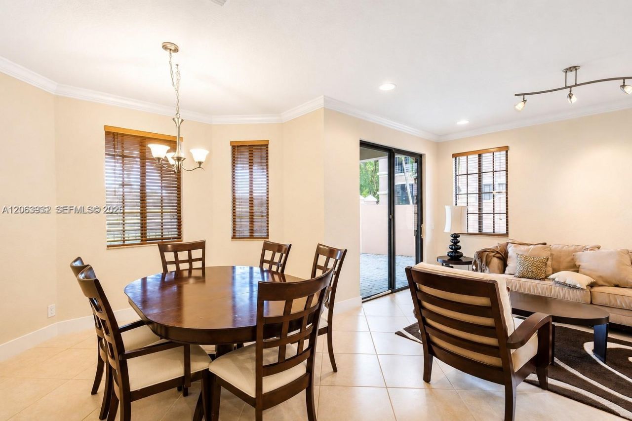 2703 Center Ct Dr, Unit 1-14, Weston, FL 33332 Photo