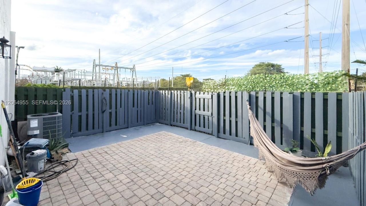 1001 NE 208th St, Unit ., Miami, FL 33179 Photo