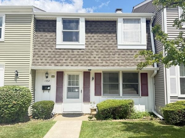 1932 Farnham Court , Schaumburg, IL 60194