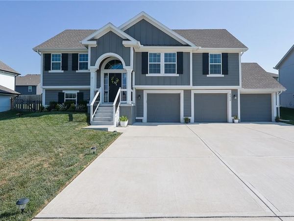 6012 NE 119th Street, Kansas City, MO 64156