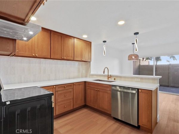 655 W 6th, Unit A, Tustin, CA 92780