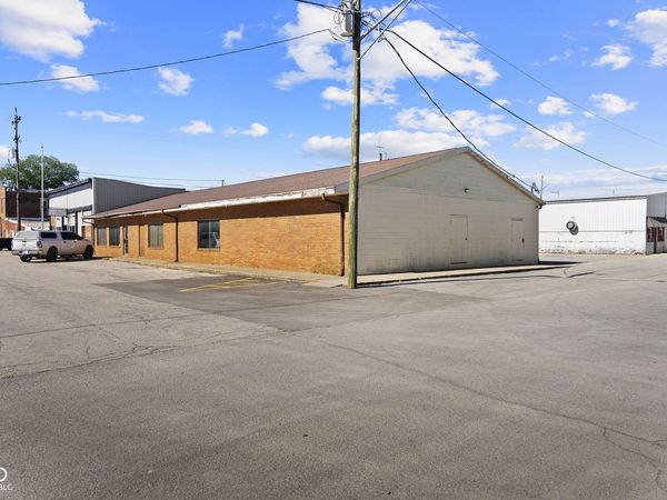 208 N Meridian Street, Roachdale, IN 46172