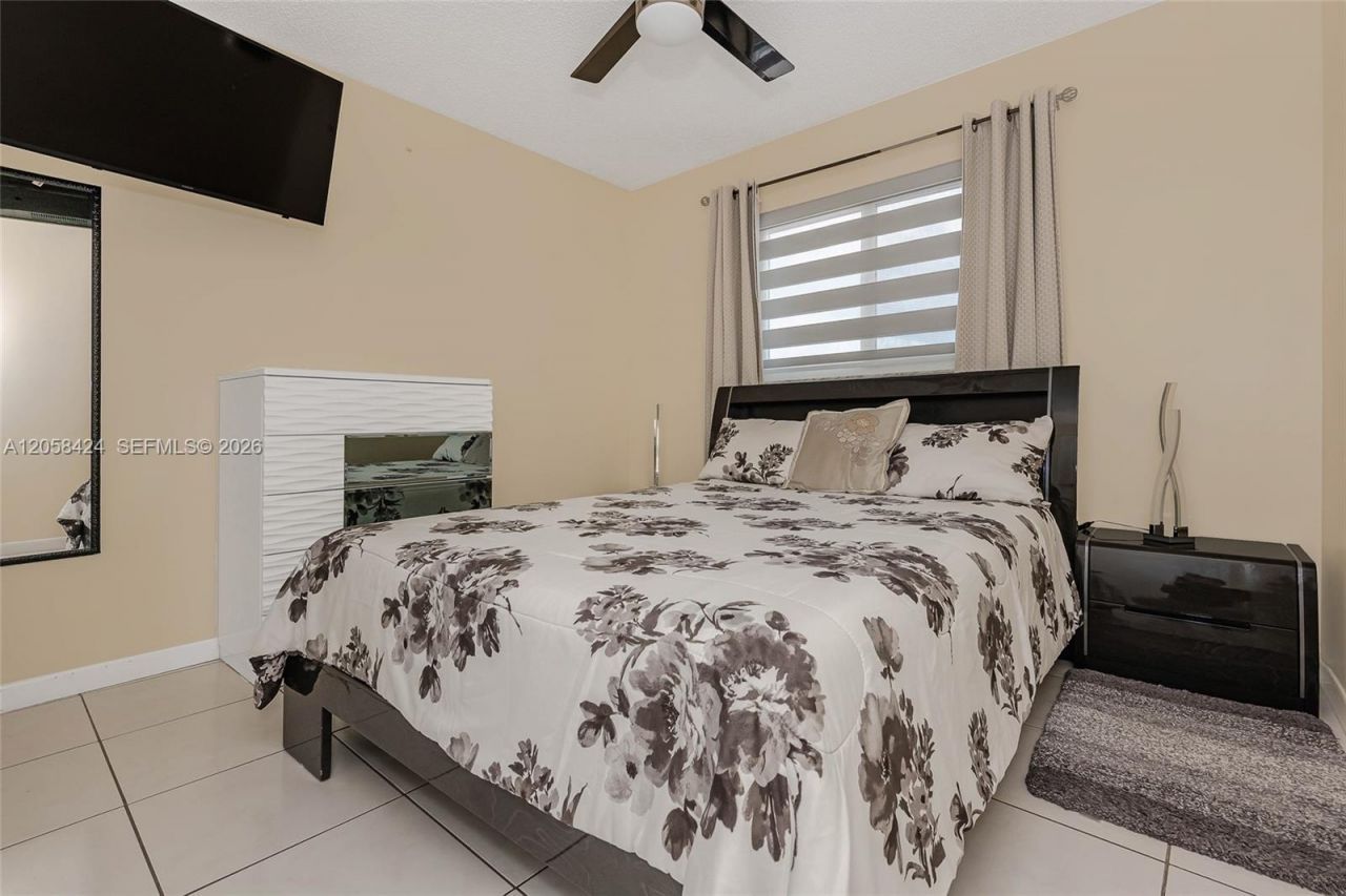 11559 SW 7th St, Sweetwater, FL 33174 Photo