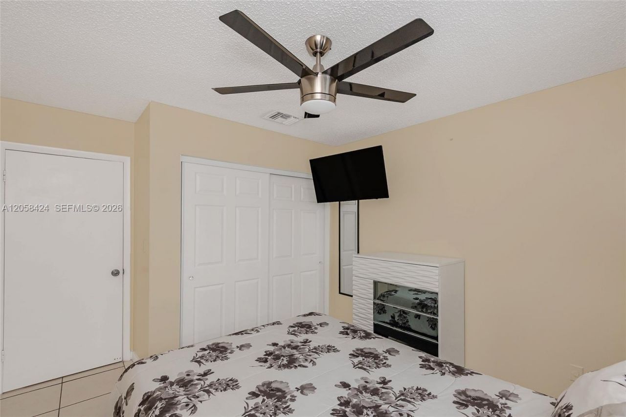 11559 SW 7th St, Sweetwater, FL 33174 Photo