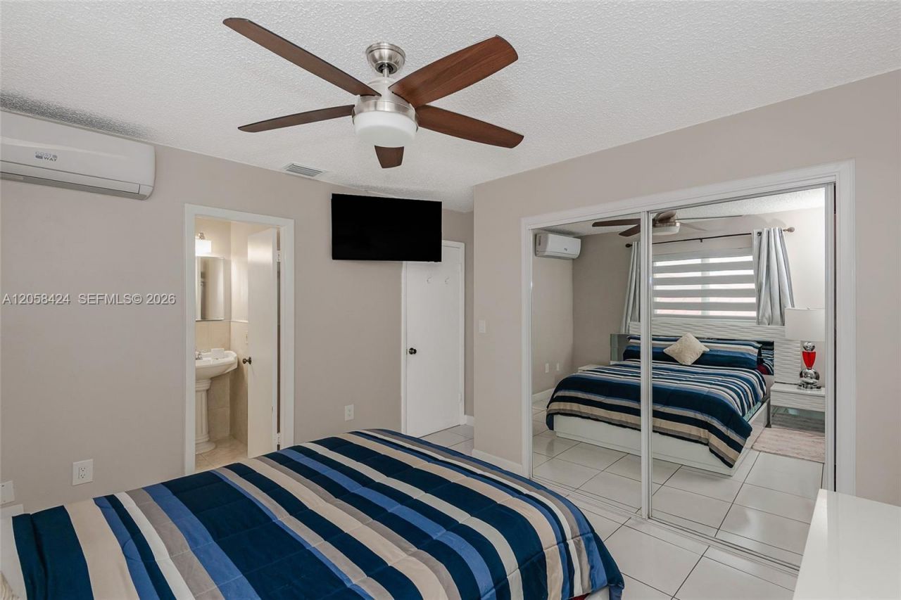 11559 SW 7th St, Sweetwater, FL 33174 Photo