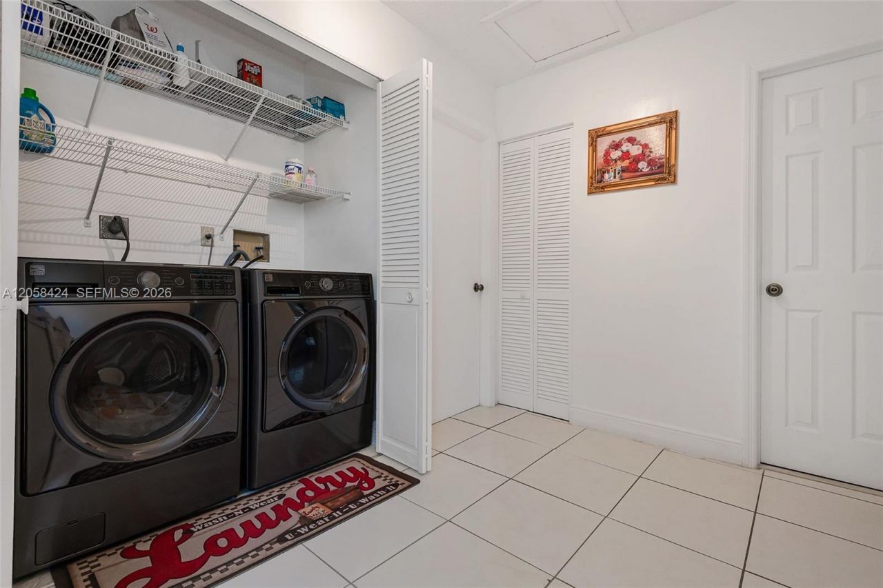 11559 SW 7th St, Sweetwater, FL 33174 Photo