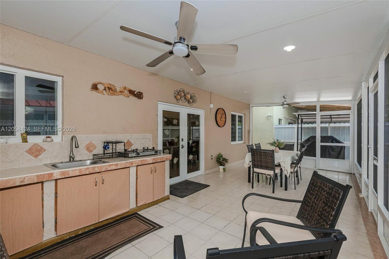 11559 SW 7th St, Sweetwater, FL 33174 Photo
