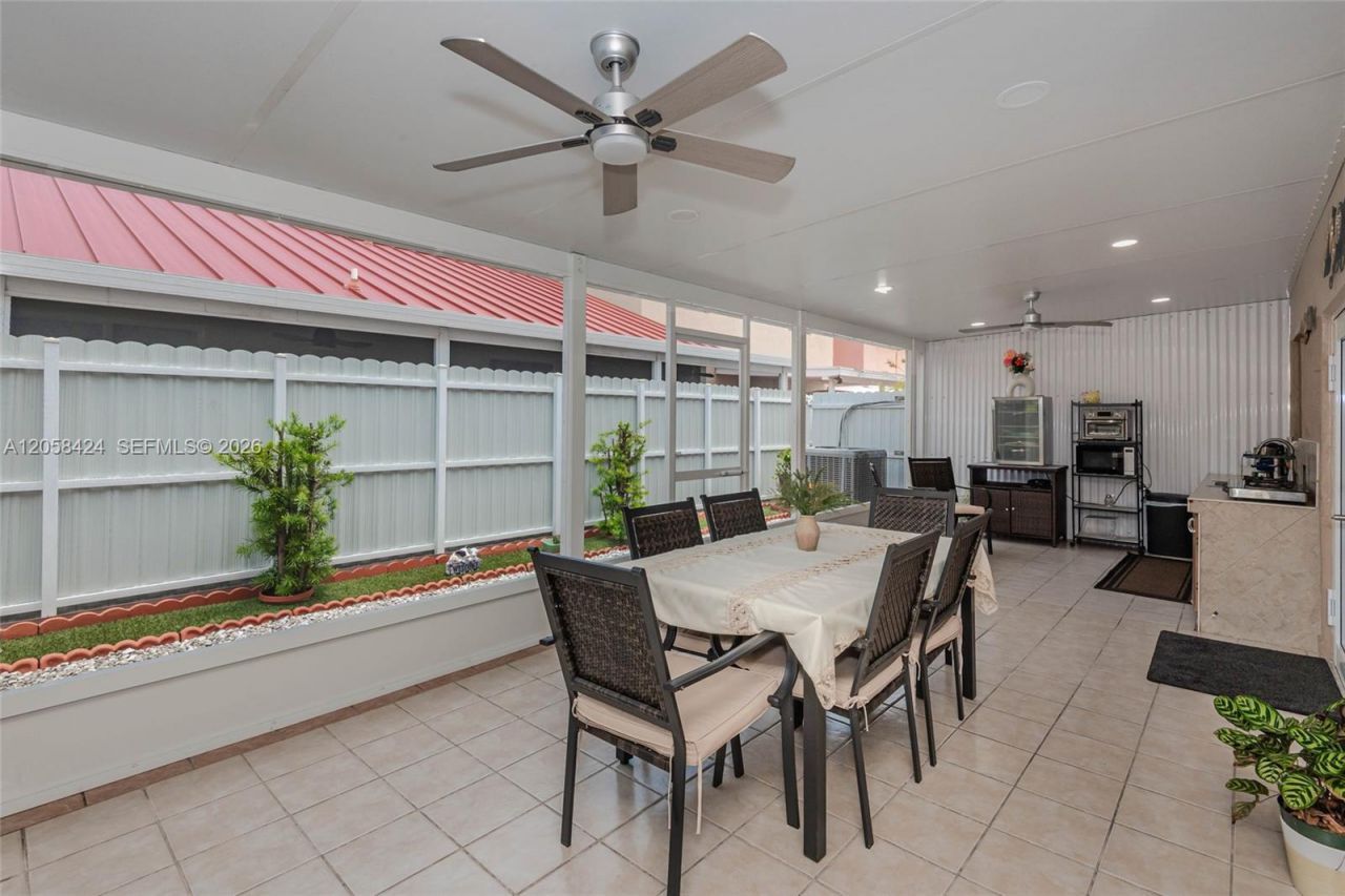 11559 SW 7th St, Sweetwater, FL 33174 Photo