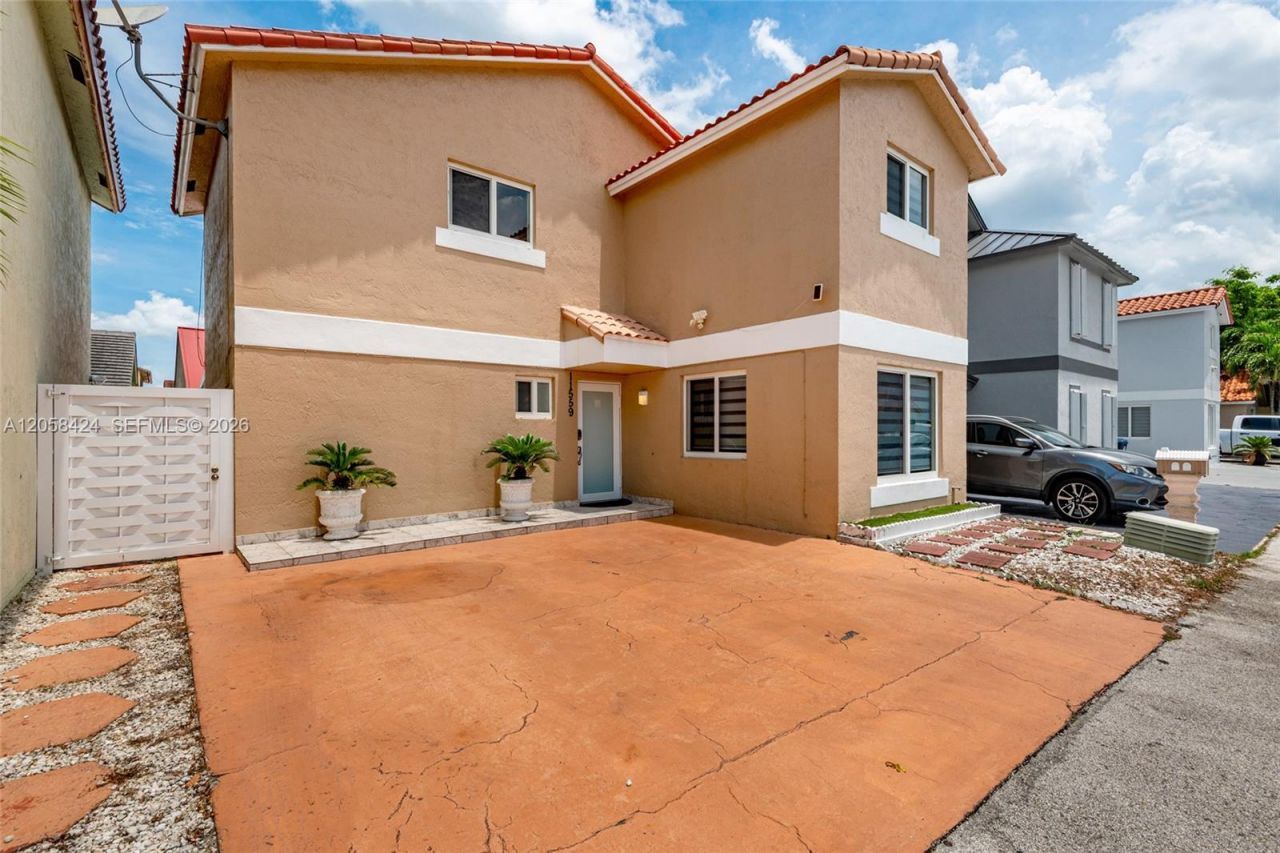 11559 SW 7th St, Sweetwater, FL 33174 Photo
