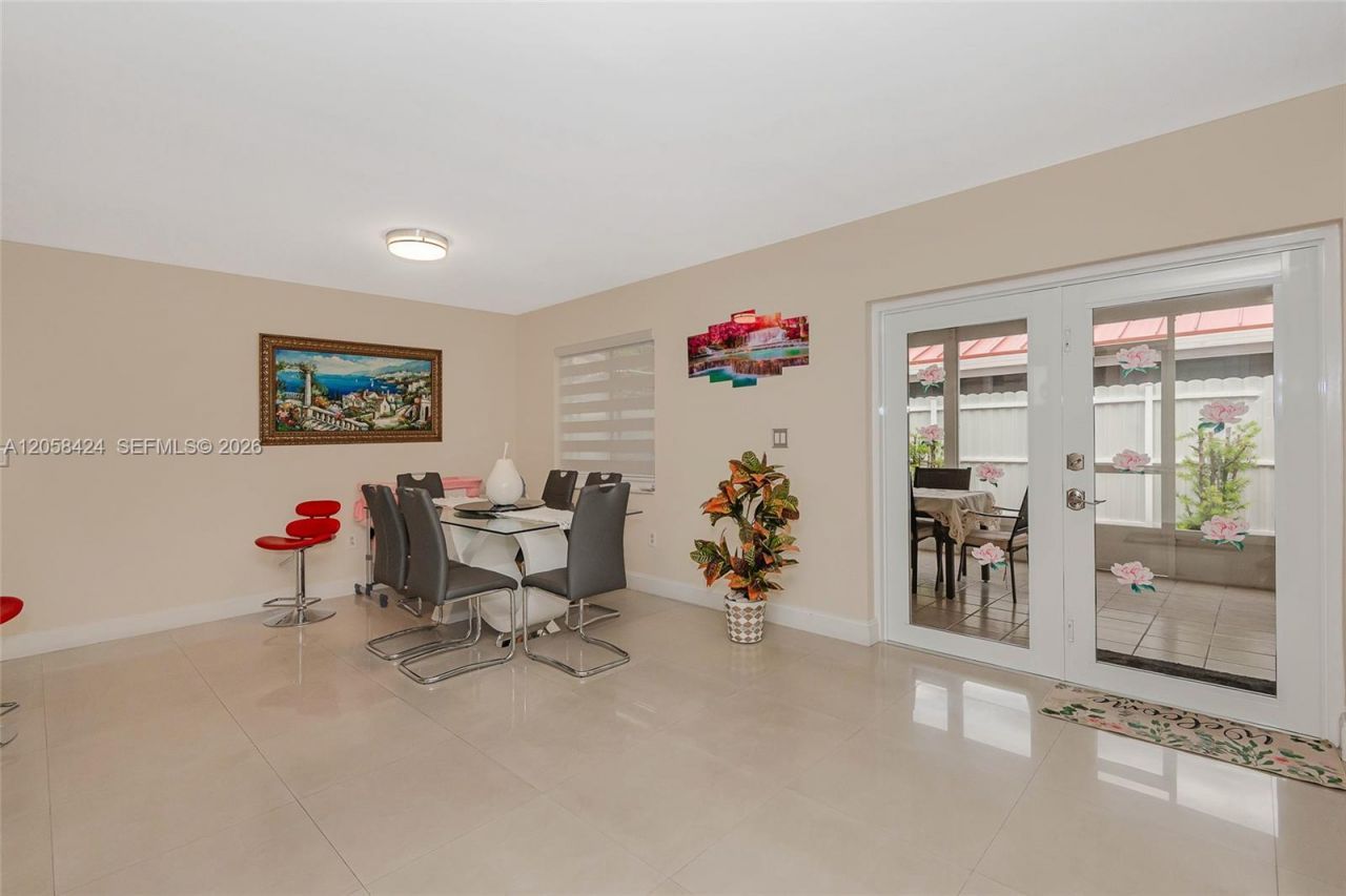 11559 SW 7th St, Sweetwater, FL 33174 Photo