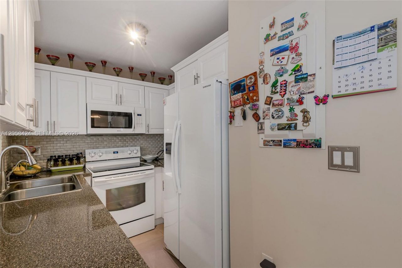 11559 SW 7th St, Sweetwater, FL 33174 Photo
