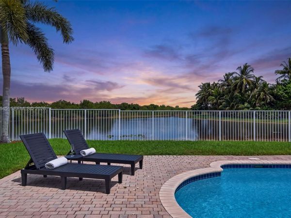 1038 Lavender Cir, Weston, FL 33327