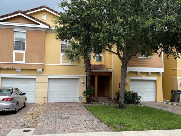 1015 Pipers Cay Dr , West Palm Beach, FL 33415