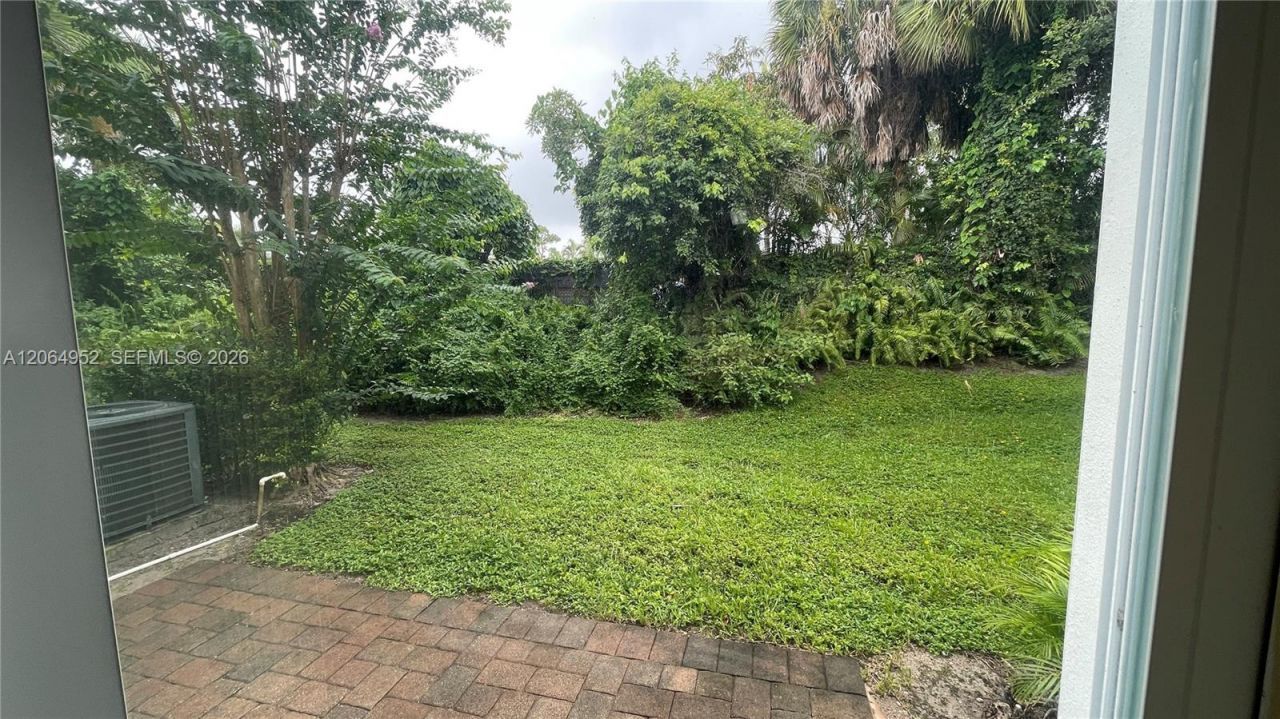 1015 Pipers Cay Dr , West Palm Beach, FL 33415 Photo