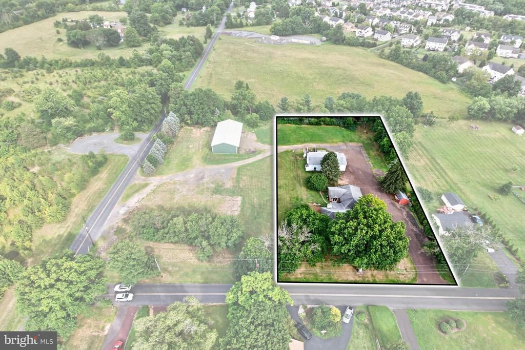 2114 STORE ROAD, SKIPPACK, PA 19474