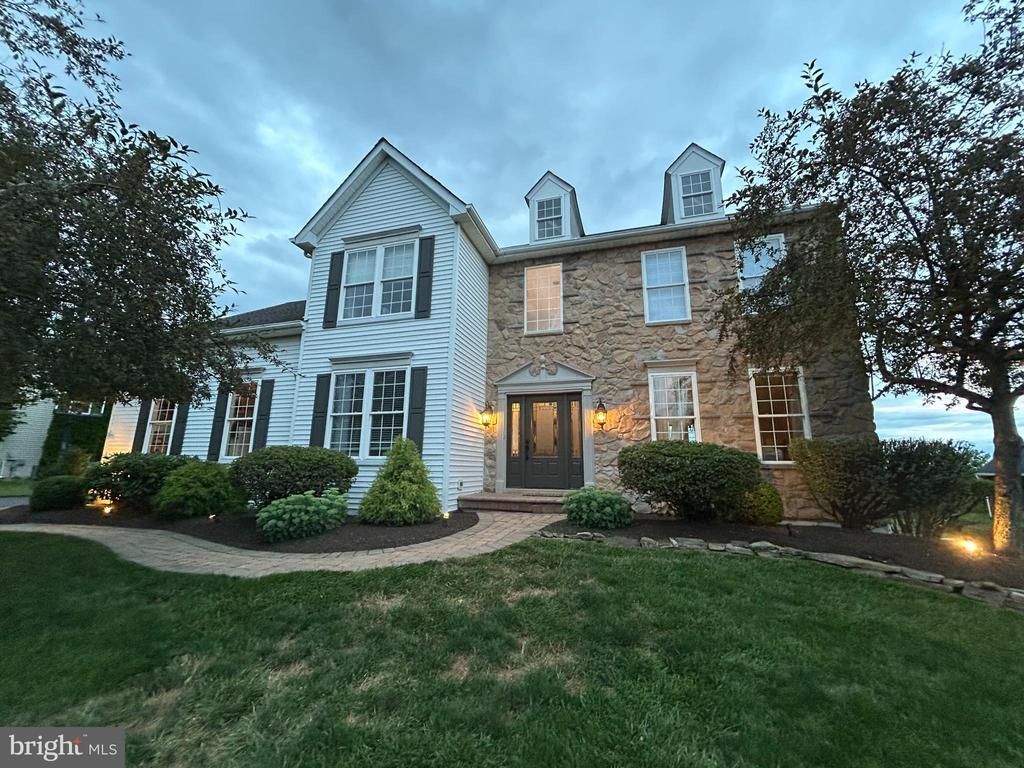5266 WINDTREE DRIVE , DOYLESTOWN, PA 18902