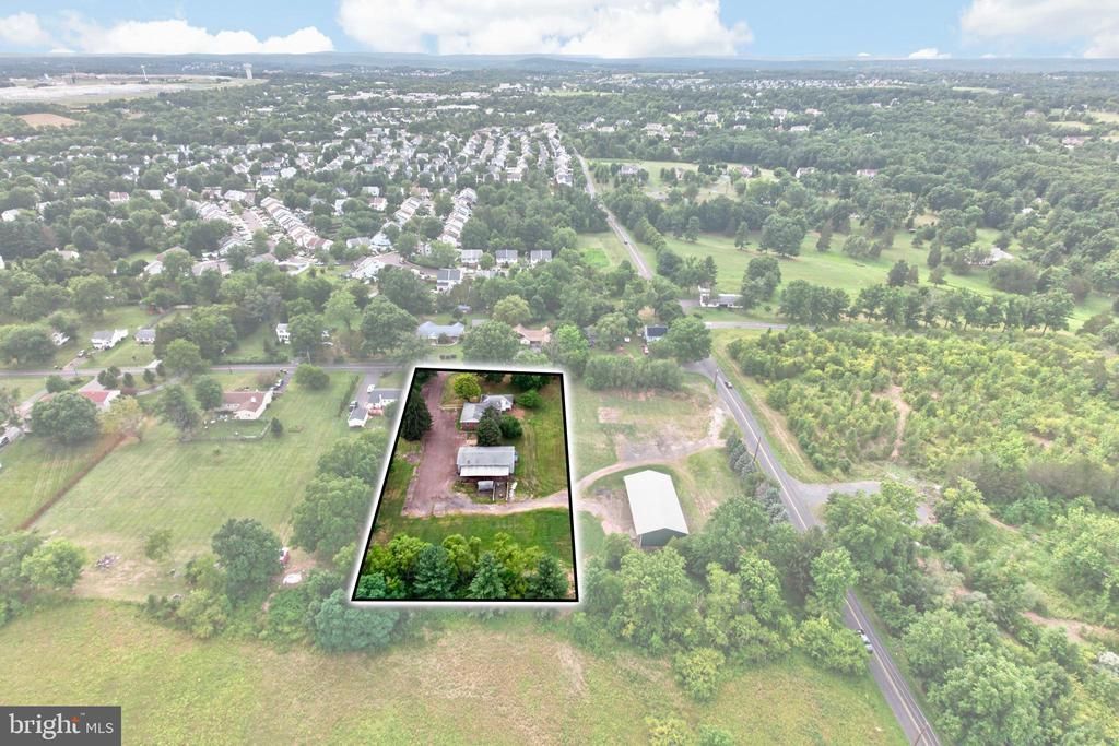 2114 STORE ROAD, SKIPPACK, PA 19474