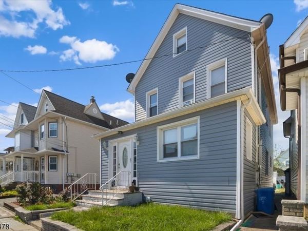 22 Tuttle St, Wallington, NJ 07057