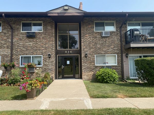 816 E Old Willow Road , Unit 209, Prospect Heights, IL 60070