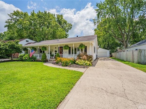 516 Earnshaw Drive, Kettering, OH 45429