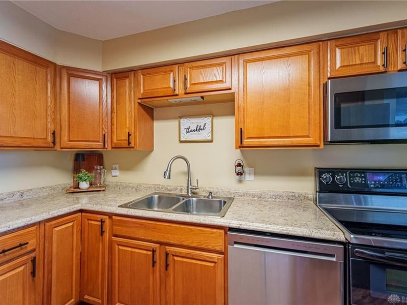 516 Earnshaw Drive, Kettering, OH 45429 Photo 26