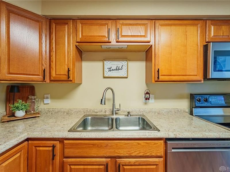 516 Earnshaw Drive, Kettering, OH 45429 Photo 30