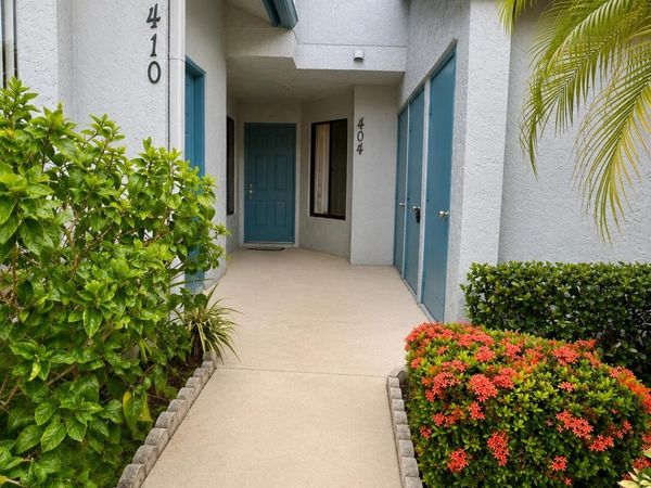 404 HARBOUR POINTE Way, Greenacres, FL 33413