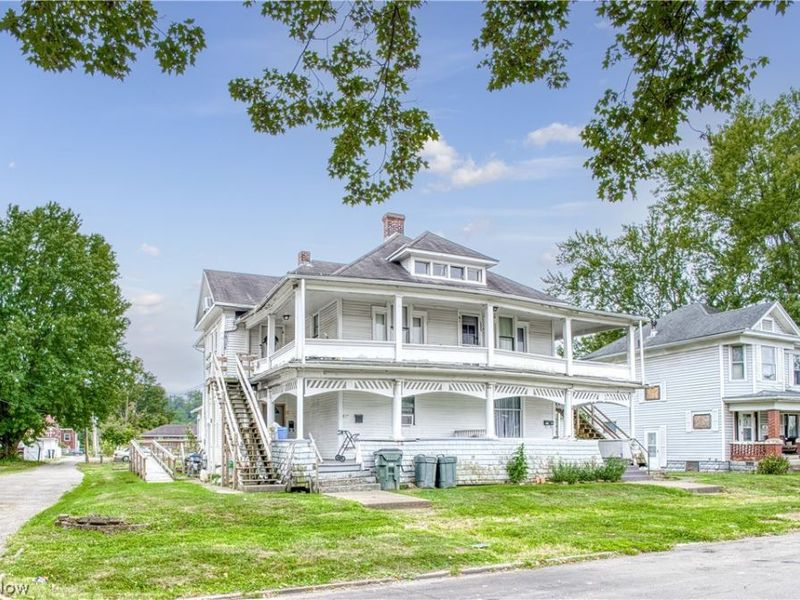 610 Madison Avenue, Cambridge, OH 43725 Photo 1