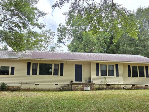 75 E 8th Ave., Bay Springs, MS 39422