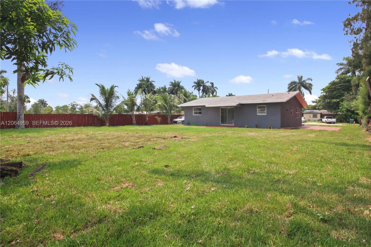 11715 NW 22nd Ct, Miami, FL 33167 Photo