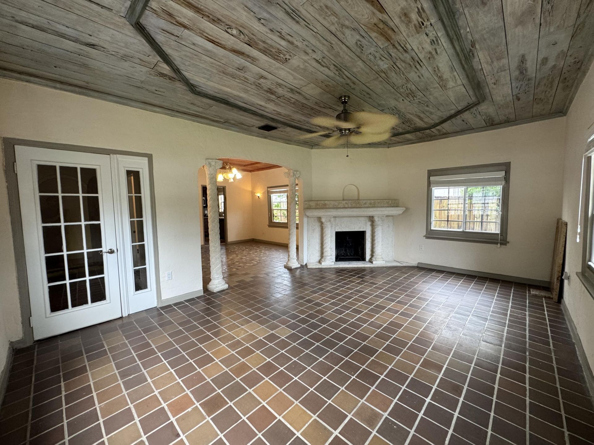735 Colonial Road, West Palm Beach, FL 33405 Photo