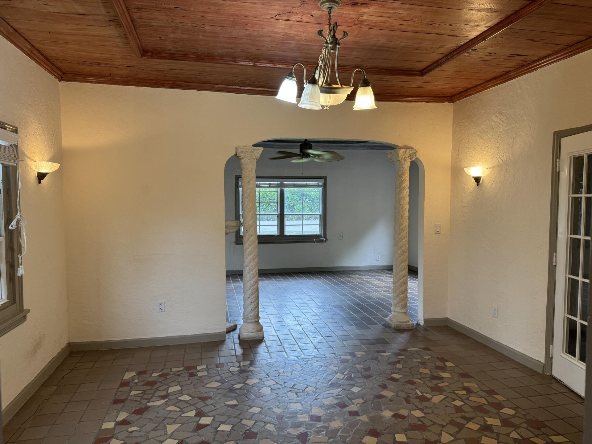 735 Colonial Road, West Palm Beach, FL 33405 Photo