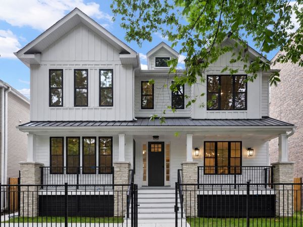 2323 W Winnemac Avenue, Chicago, IL 60625