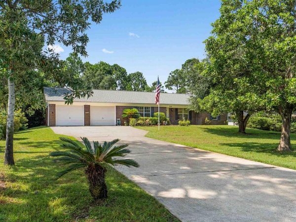 8197 Verdura St, Navarre, FL 32566
