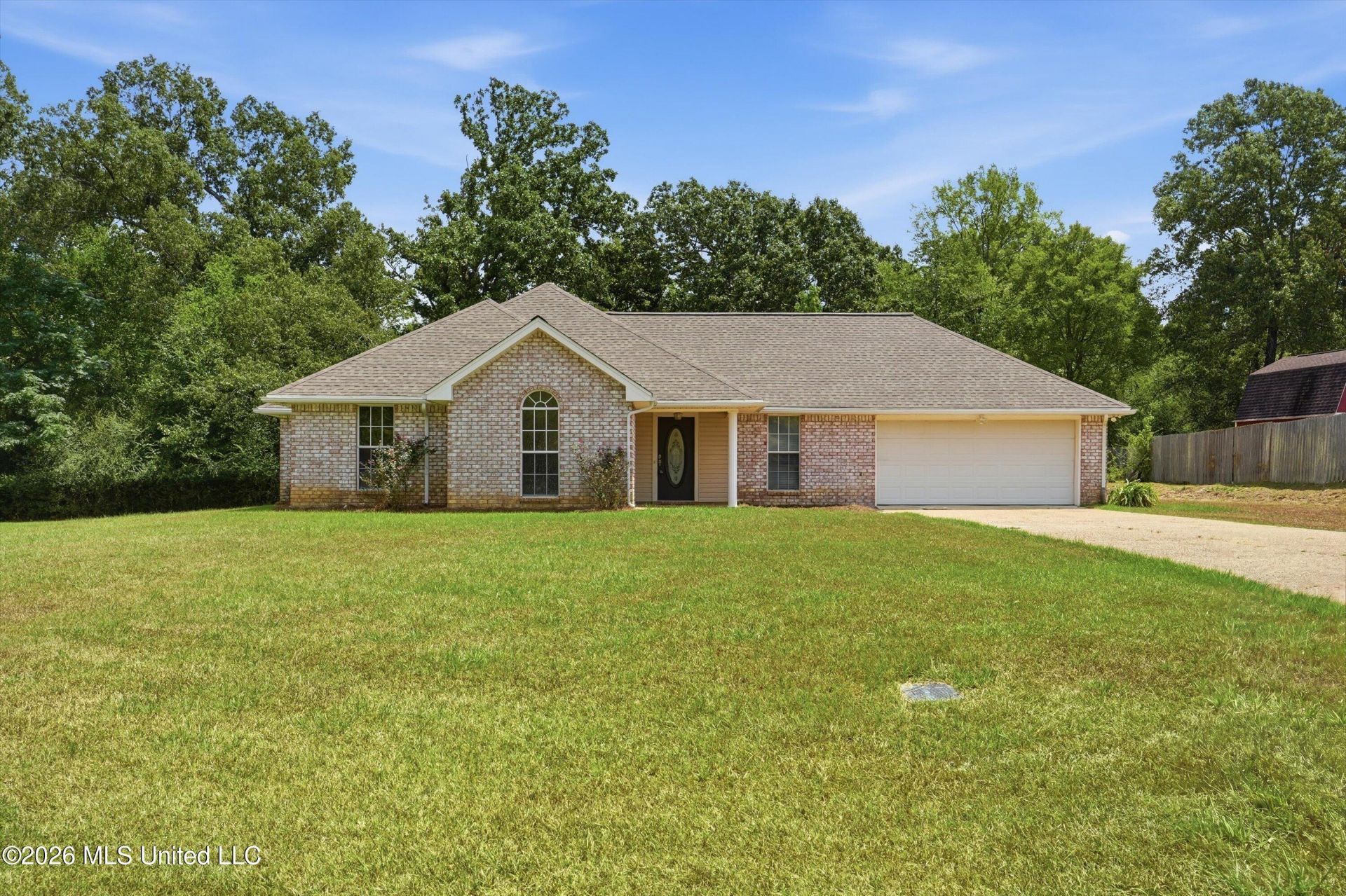870 Redwood Cove, Byram, MS 39272 Main Photo