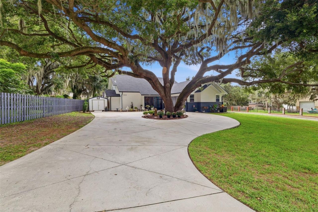 30216 Harris Drive, Leesburg, FL 34748 Main Photo