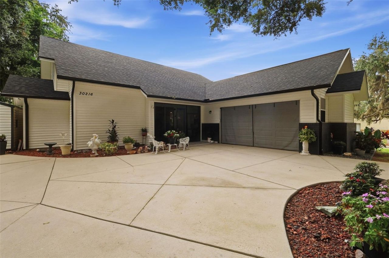 30216 Harris Drive, Leesburg, FL 34748 Photo