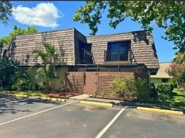 15202 E POND WOODS DRIVE , Unit 9, TAMPA, FL 33618